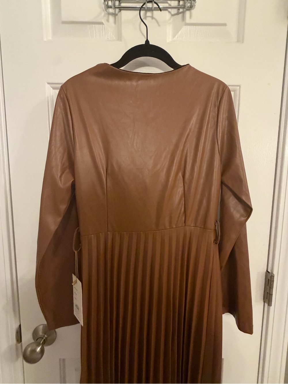 NWT D&F Faux Leather Pleated Maxi Dress Brown Long Sleeve Wrap Dress - Picture 9 of 10